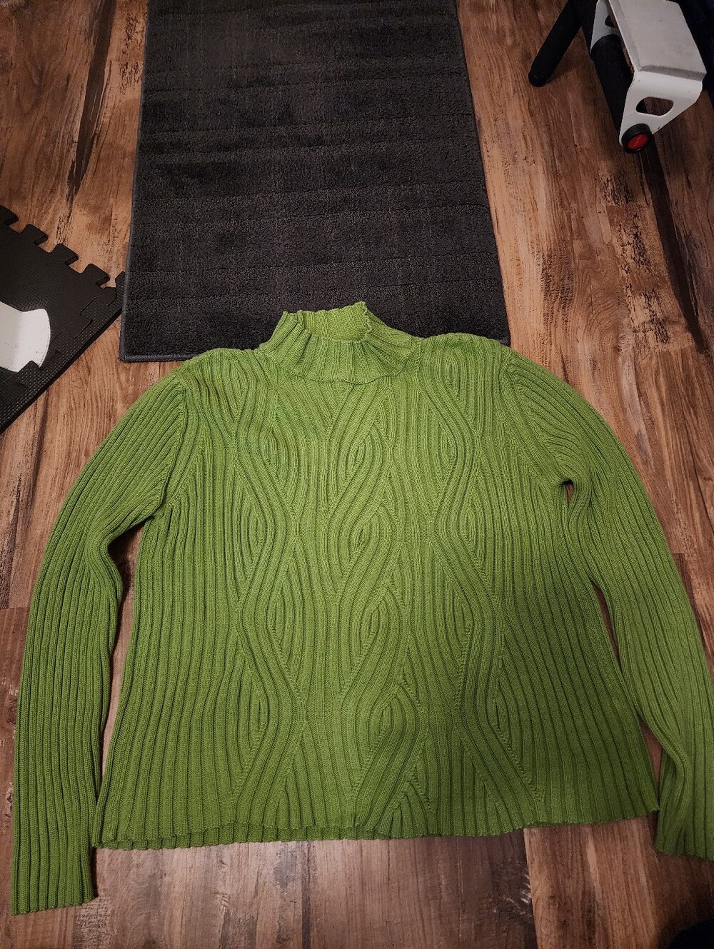 Green cotton turtleneck rollneck sweater